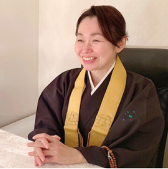 占いの館ルーナで人気の当たる占い師2位:鳳蓮(ほうれん)先生 占いの館ルーナで人気の当たる占い師2位:鳳蓮(ほうれん)先生
