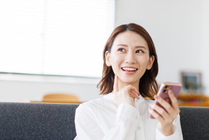 みんなの電話占い（みん電）のウラスピでの口コミは？評判の良い当たる先生は？